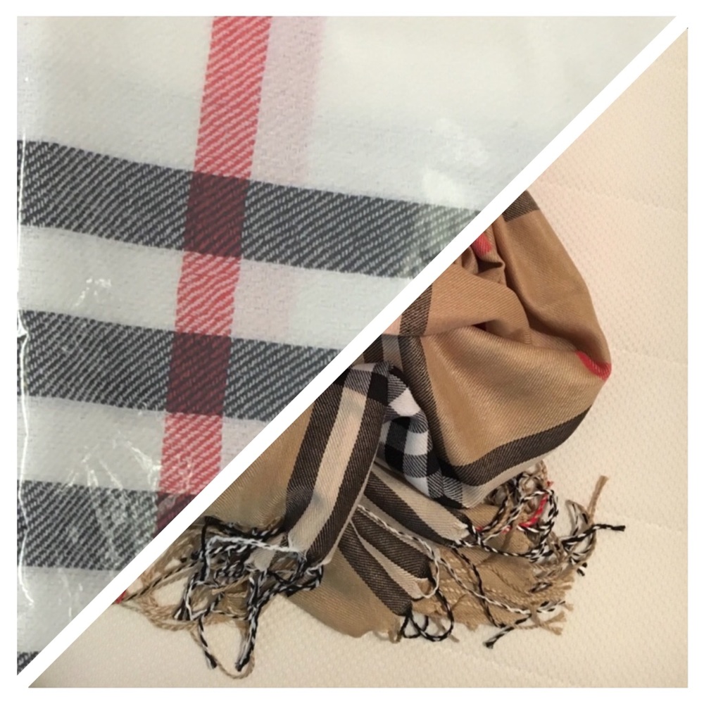 Burberry like scarf - white